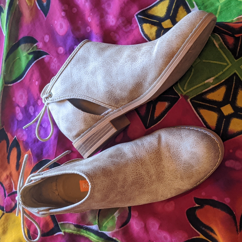Rocket dog booties size 8